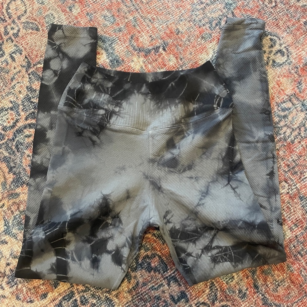 Avocado Black and Gray Tie-Dye Leggings - Picture 3 of 4